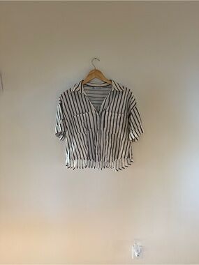 Zara White and Navy Vertical Striped Short-Sleeve Button Shirt